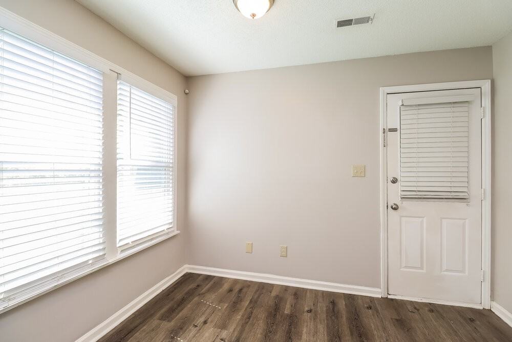 5422 Doverstone Ct - Photo 5 of 16