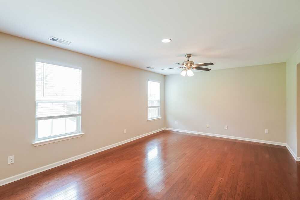 408 Parmley Ln - Photo 4 of 17