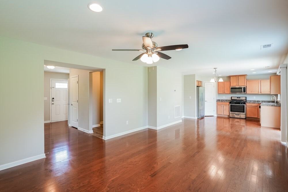 408 Parmley Ln - Photo 5 of 17