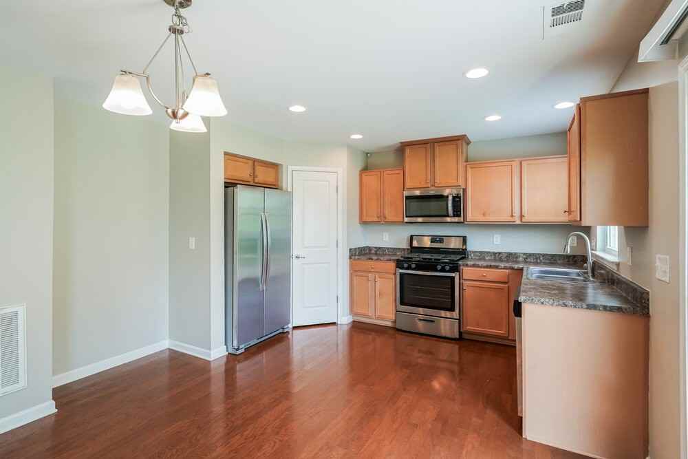 408 Parmley Ln - Photo 6 of 17