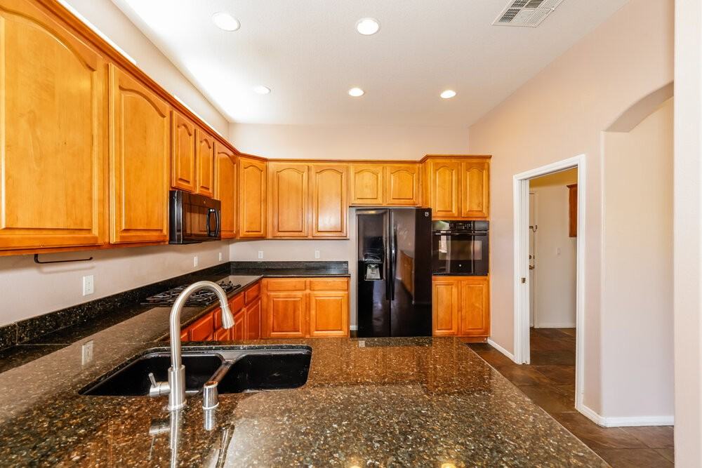 10602 Bonchester Hill St - Photo 7 of 17