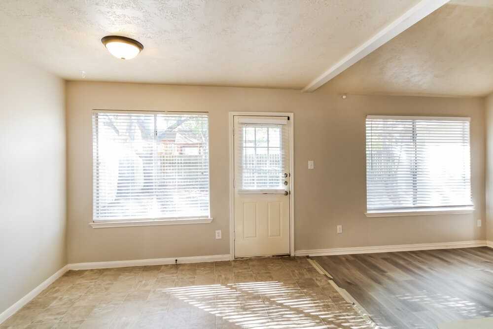 12315 Claresholm Dr - Photo 7 of 16