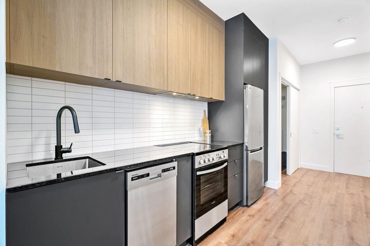 2485 Rue Bélanger — photo 2