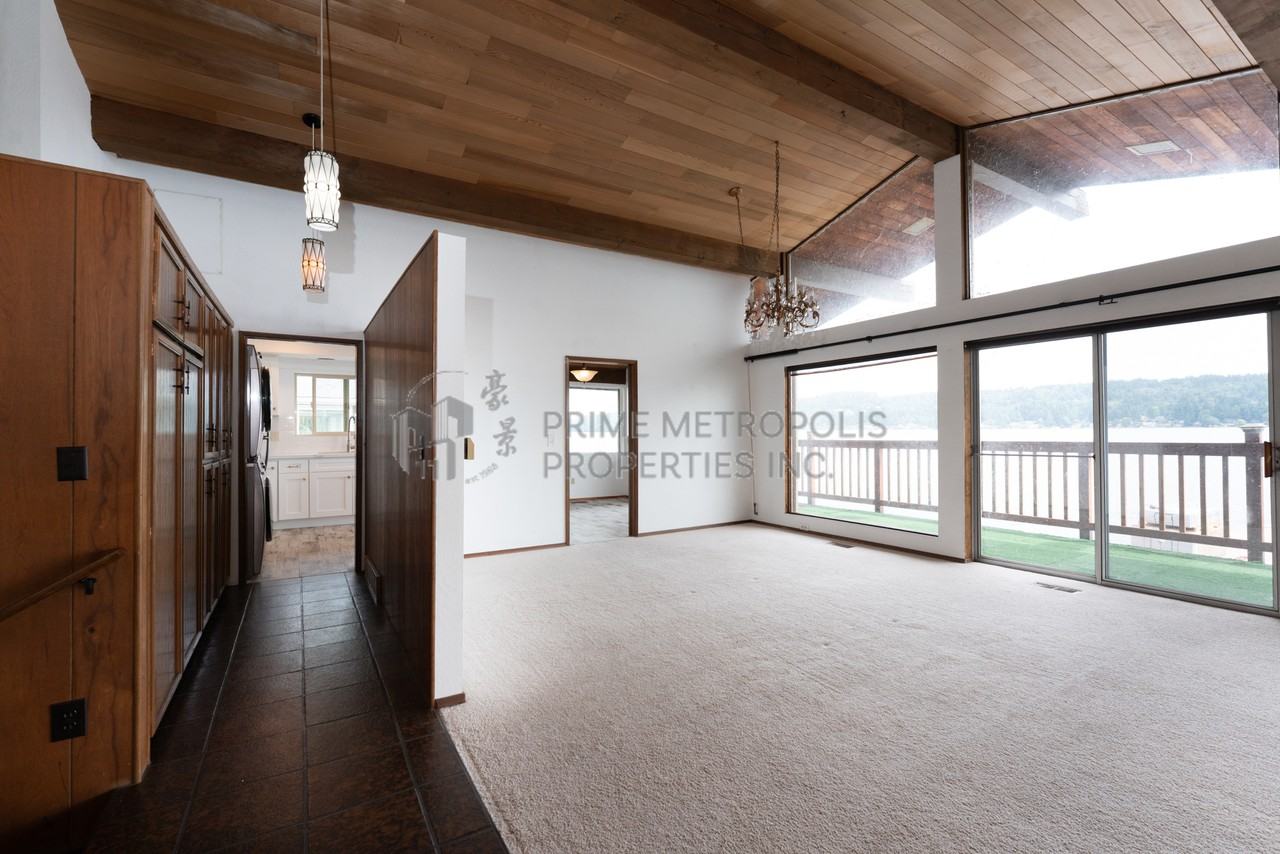 11258 Riviera Pl Ne #1 - Photo 4 of 21