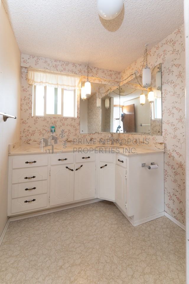 11258 Riviera Pl Ne #1 - Photo 7 of 21