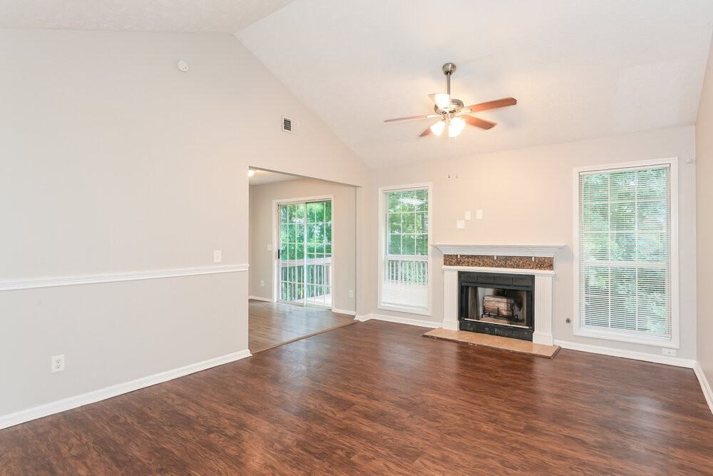 2526 Riverwood Spg - Photo 4 of 16