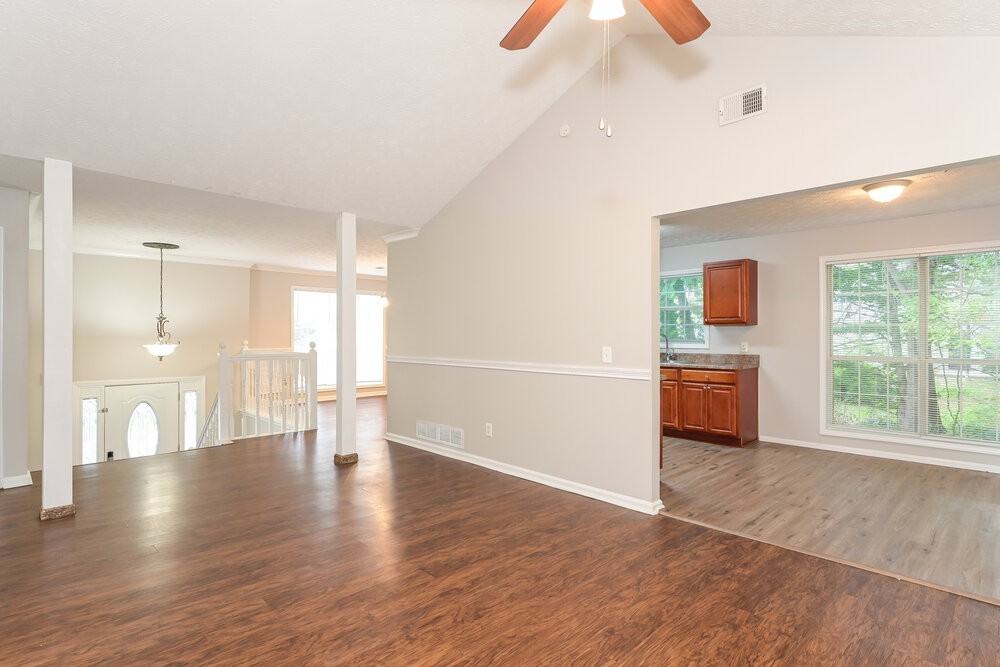 2526 Riverwood Spg - Photo 5 of 16