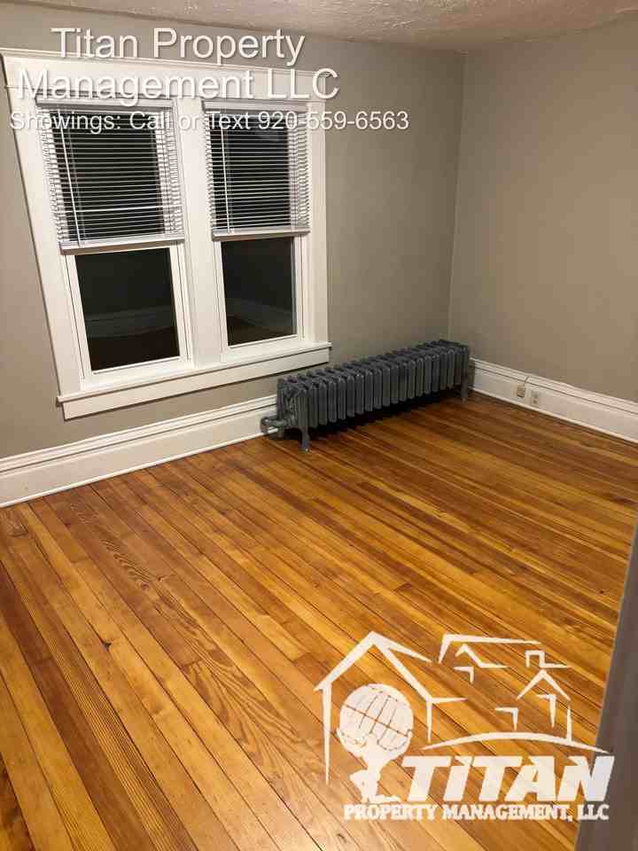 1012 Columbus St #C - Photo 2 of 8