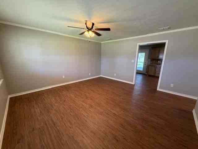 4954 East St #1 - Photo 7 of 11