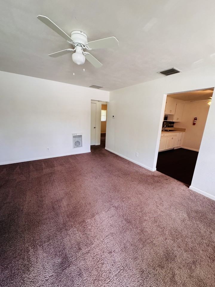 2075 Howell Branch Road - 1Unit 101 #1 - Photo 3 of 11