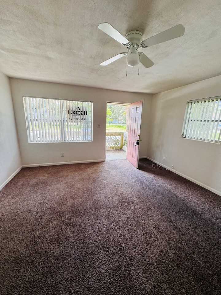 2075 Howell Branch Road - 1Unit 101 #1 - Photo 4 of 11