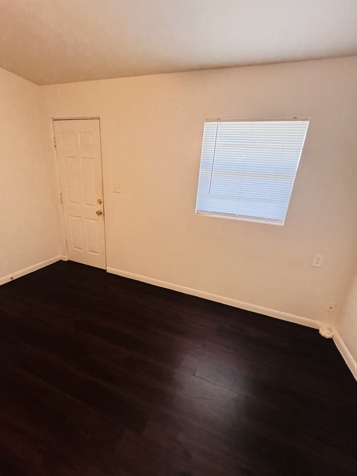 2075 Howell Branch Road - 1Unit 101 #1 - Photo 6 of 11