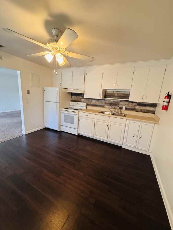 2075 Howell Branch Road - 1Unit 101 #1 - Photo 7 of 11