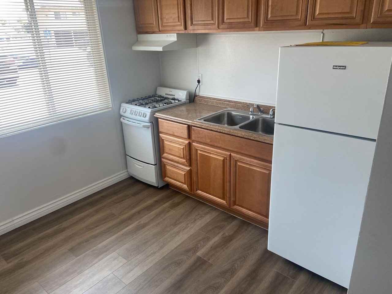 838 N Azusa Ave #08 - Photo 5 of 8