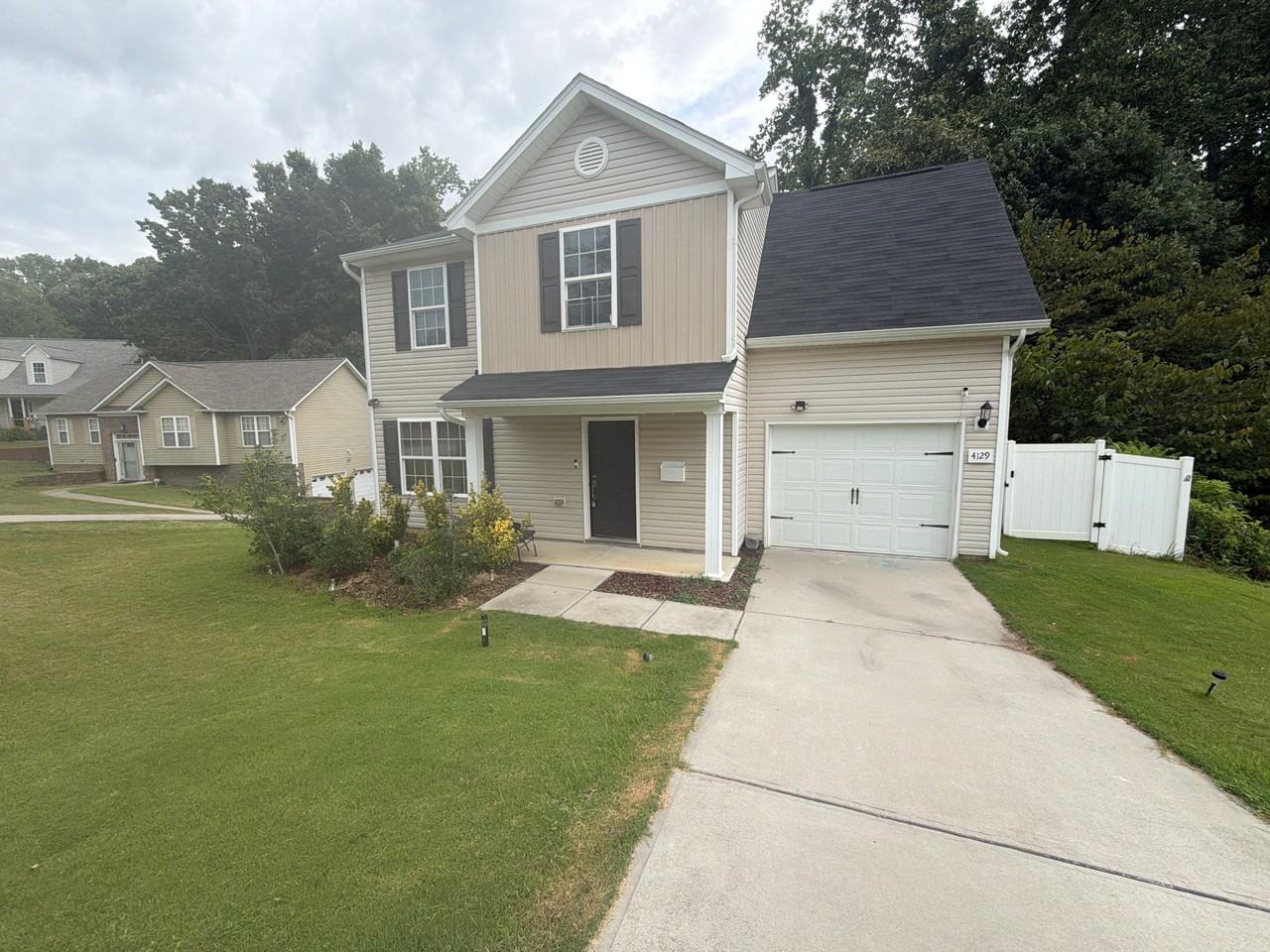 4129 Meredith Woods Ln - Photo 2 of 20