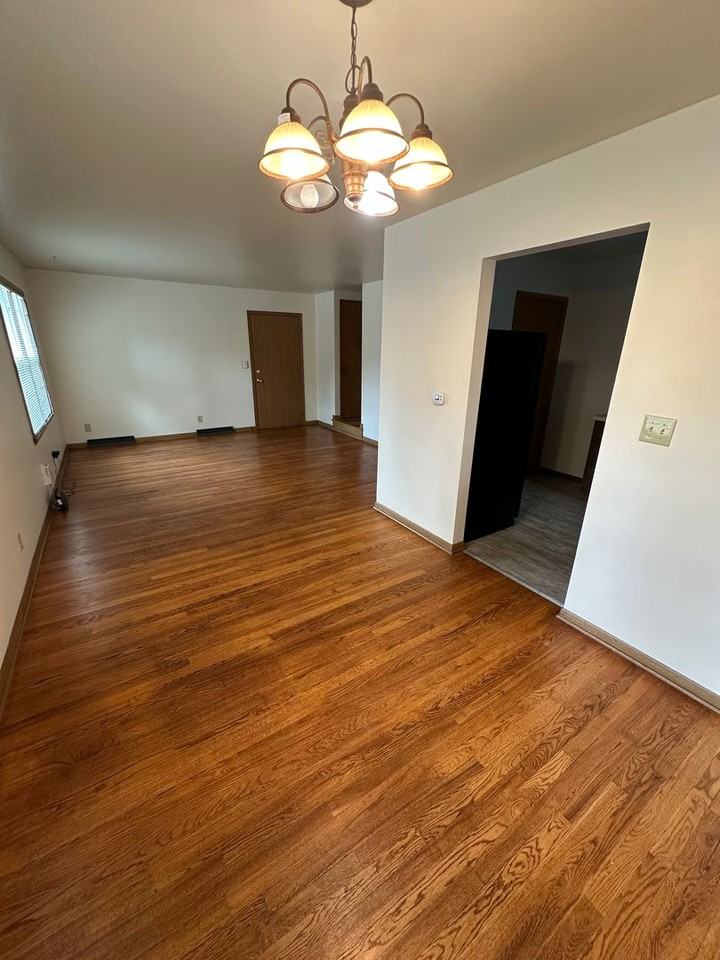 1011 Kellogg Ave - Photo 3 of 15