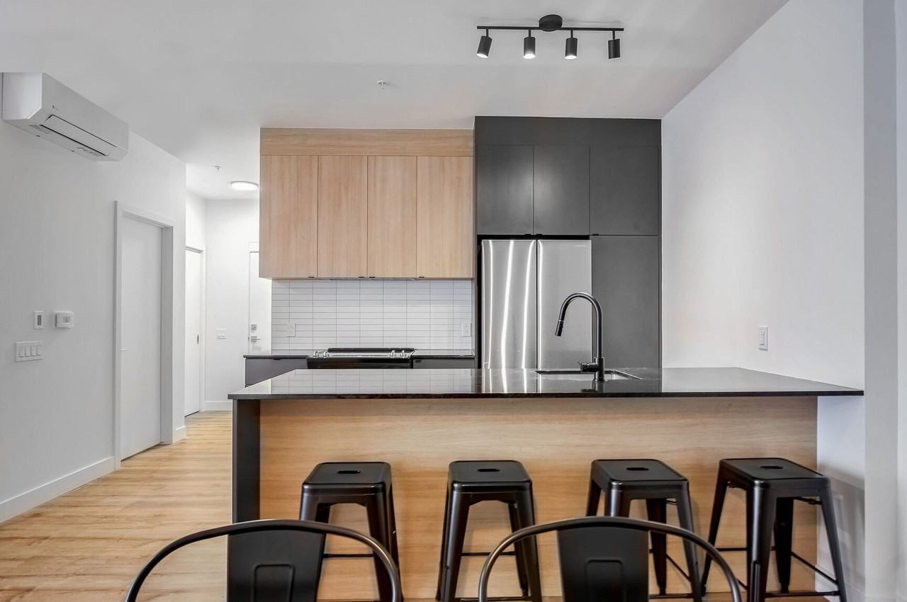 2485 Rue Bélanger — photo 1