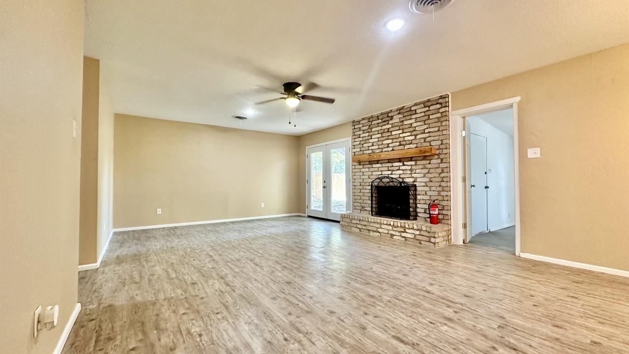 5515 18th St #1 - Photo 6 of 21