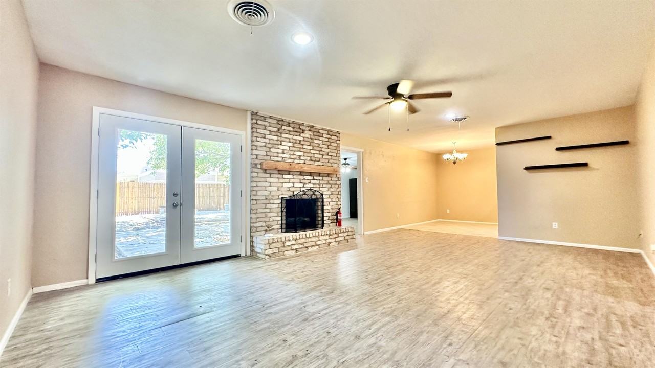 5515 18th St #1 - Photo 7 of 21