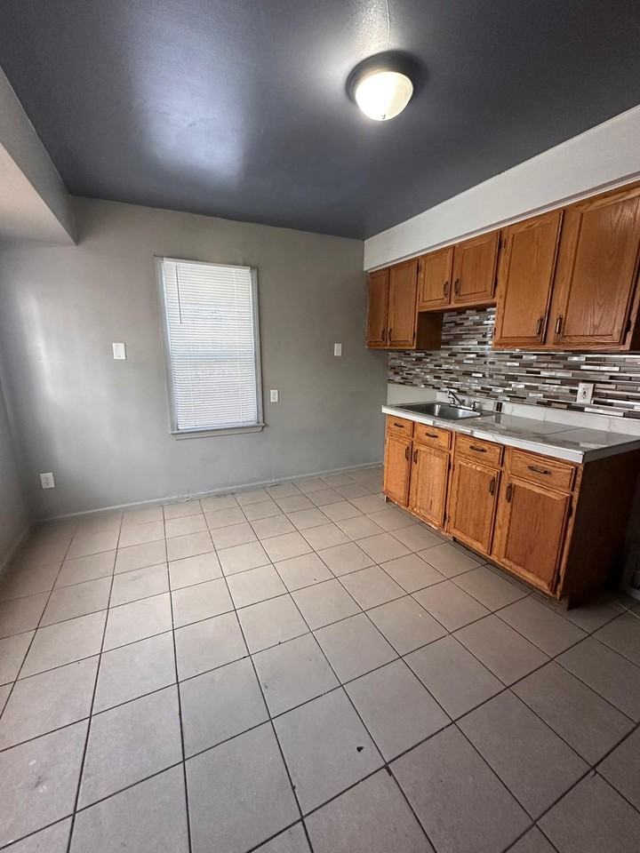 9737 Camley St #1 - Photo 5 of 11