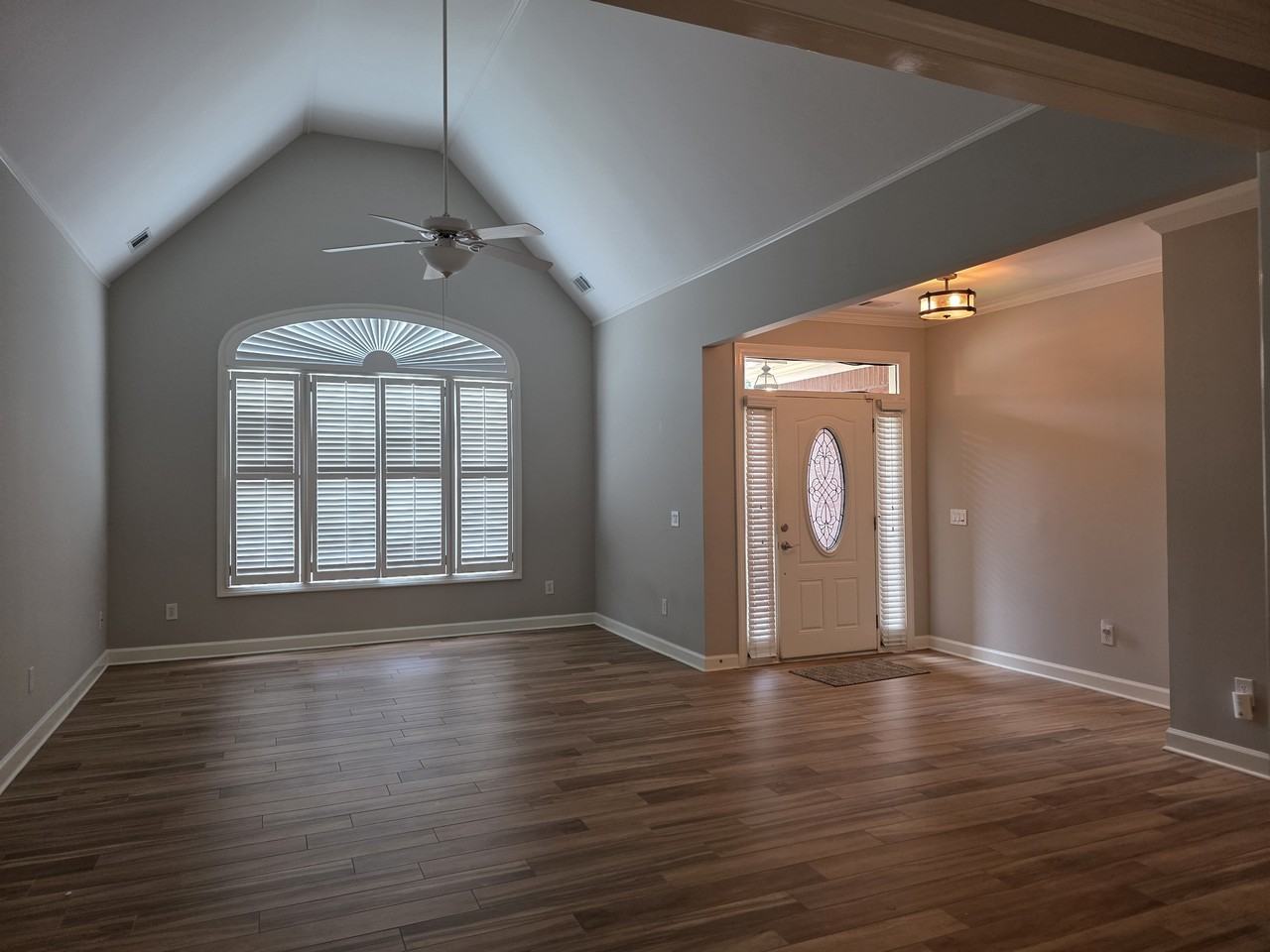 1835 Glenhurst Dr #1 - Photo 2 of 15