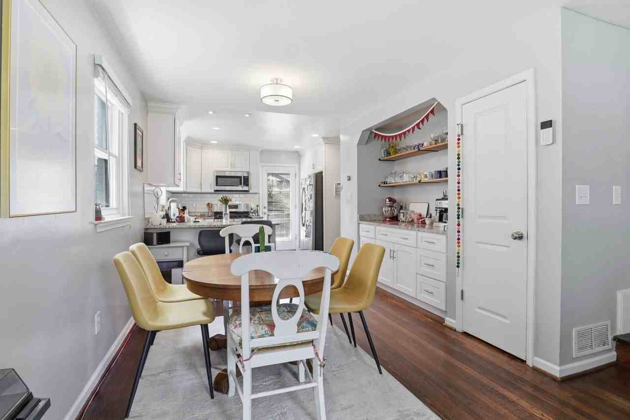 521 Madison St Ne #1 - Photo 6 of 26