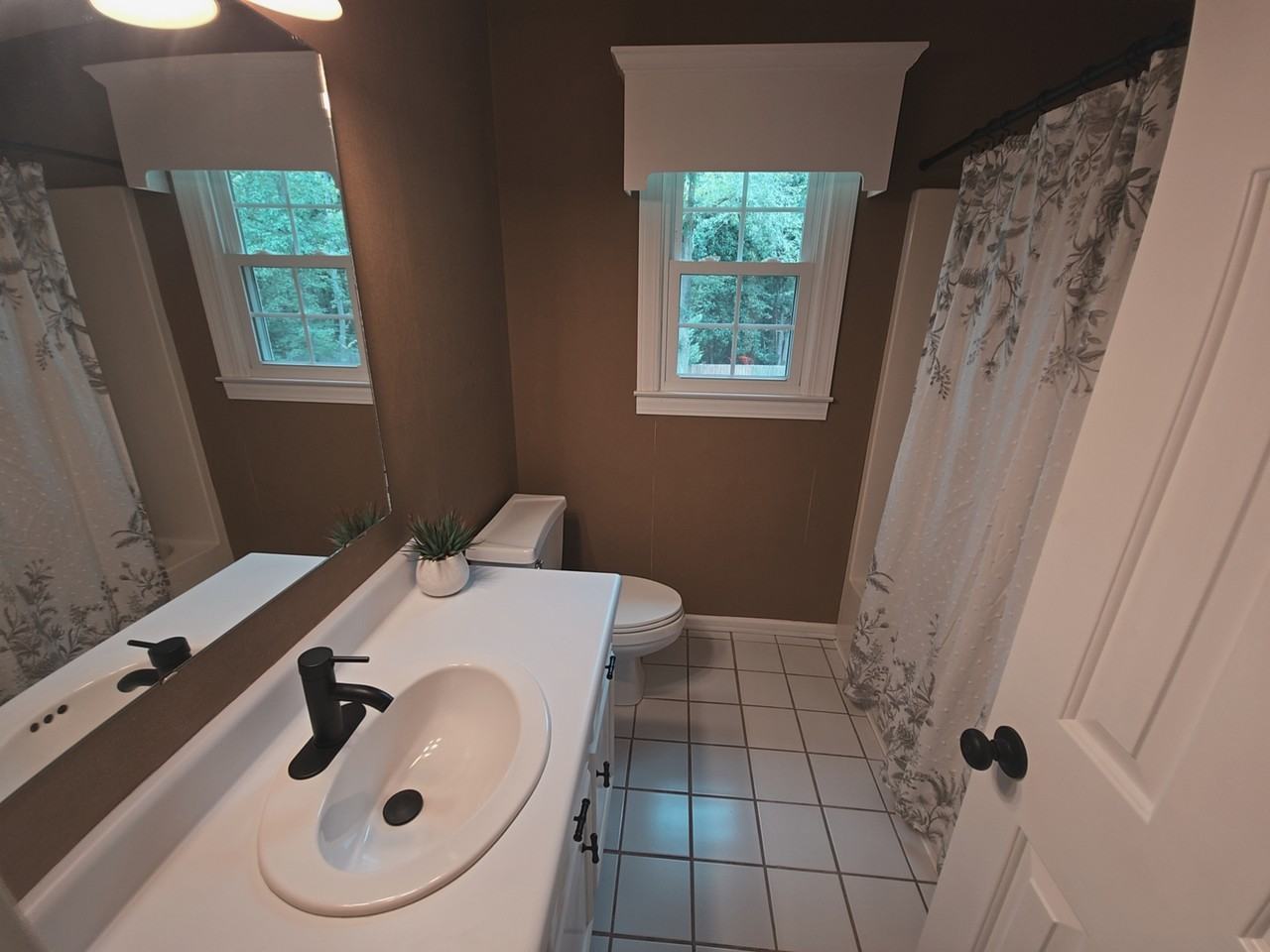 120 Wendover Rd #1 - Photo 4 of 10