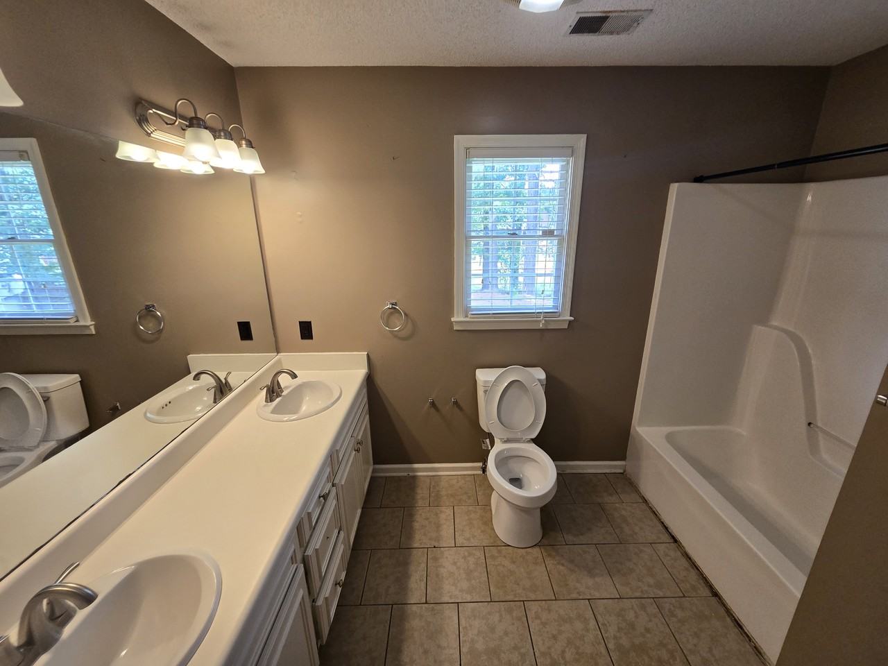 103 Thames Ct #1 - Photo 6 of 9