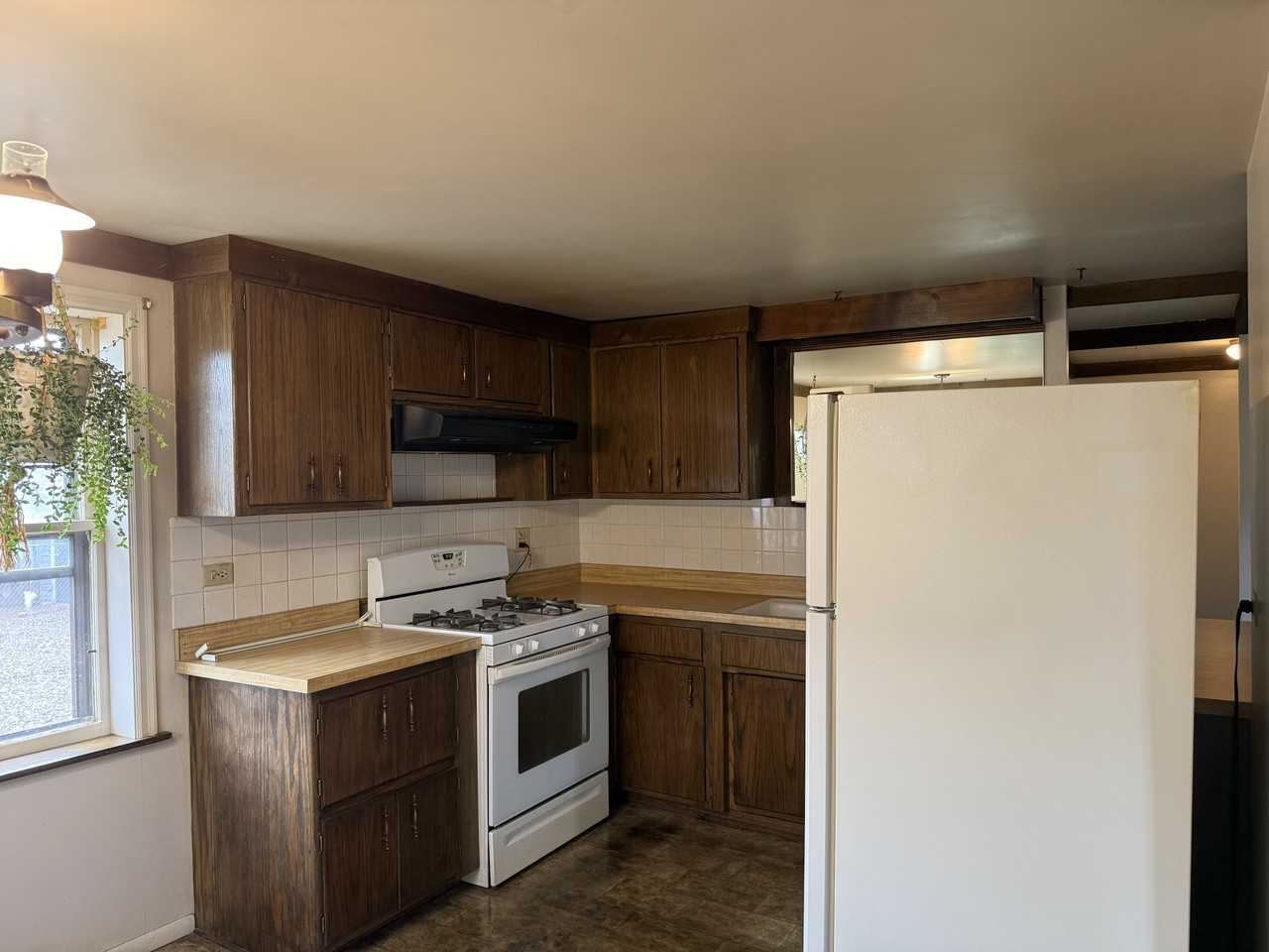 435 Warren St #1 - Photo 3 of 10