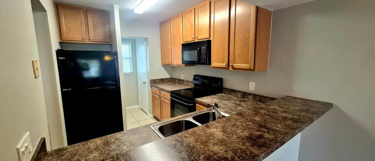 2934 Plaza Terrace Dr - Photo 7 of 12