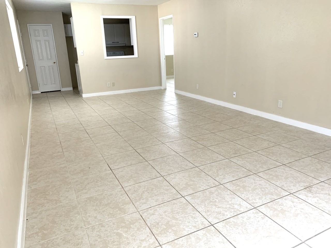 211 Hunters Ln - Photo 2 of 8