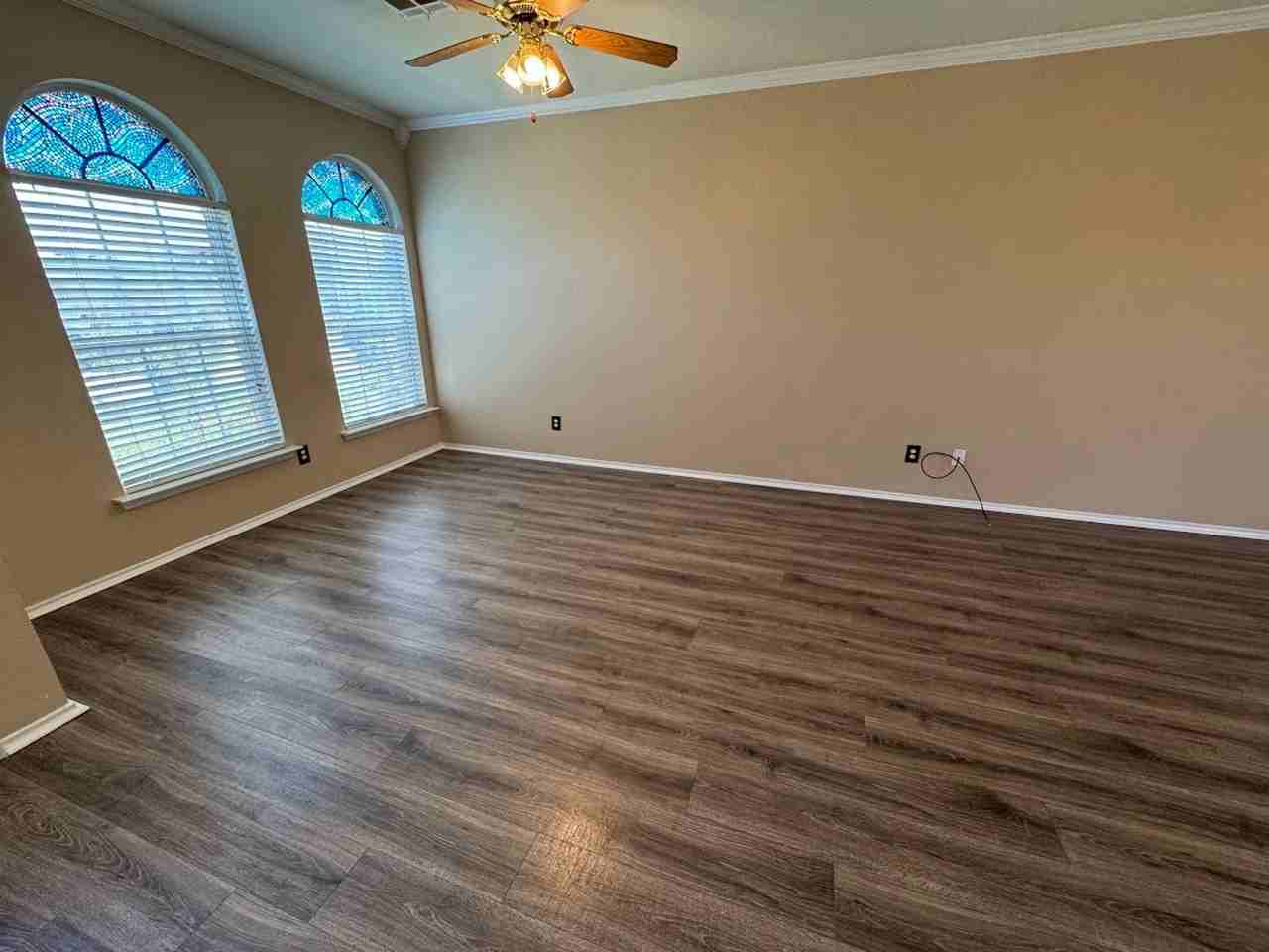 217 Tepee Dr - Photo 7 of 50