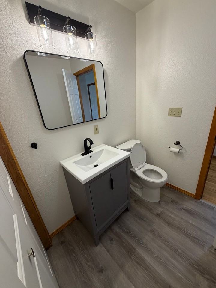 204 S Yellowstone Ave - Photo 4 of 4