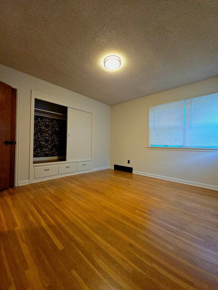2719 6th Ave N #1 - Photo 4 of 13