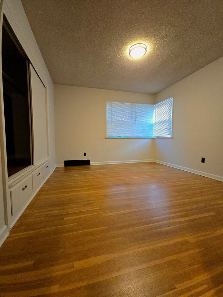 2719 6th Ave N #1 - Photo 5 of 13