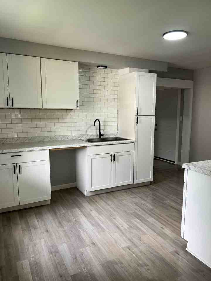 4143 E 111th St #1 - Photo 3 of 35