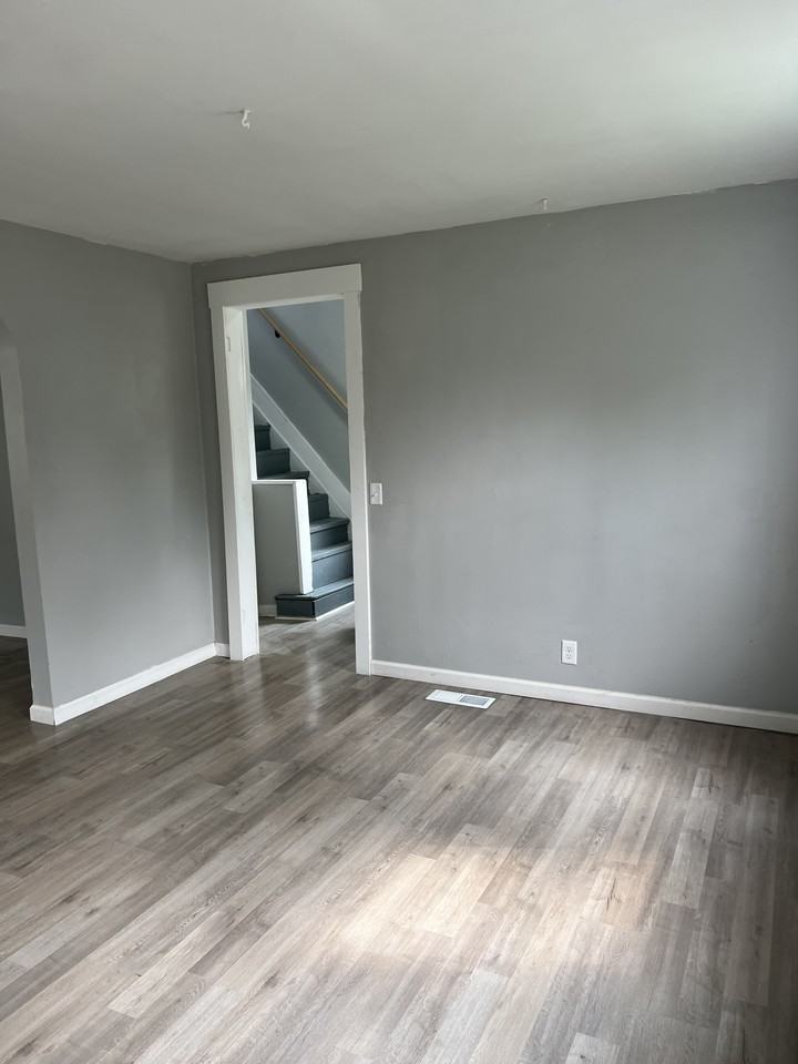 4143 E 111th St #1 - Photo 5 of 35