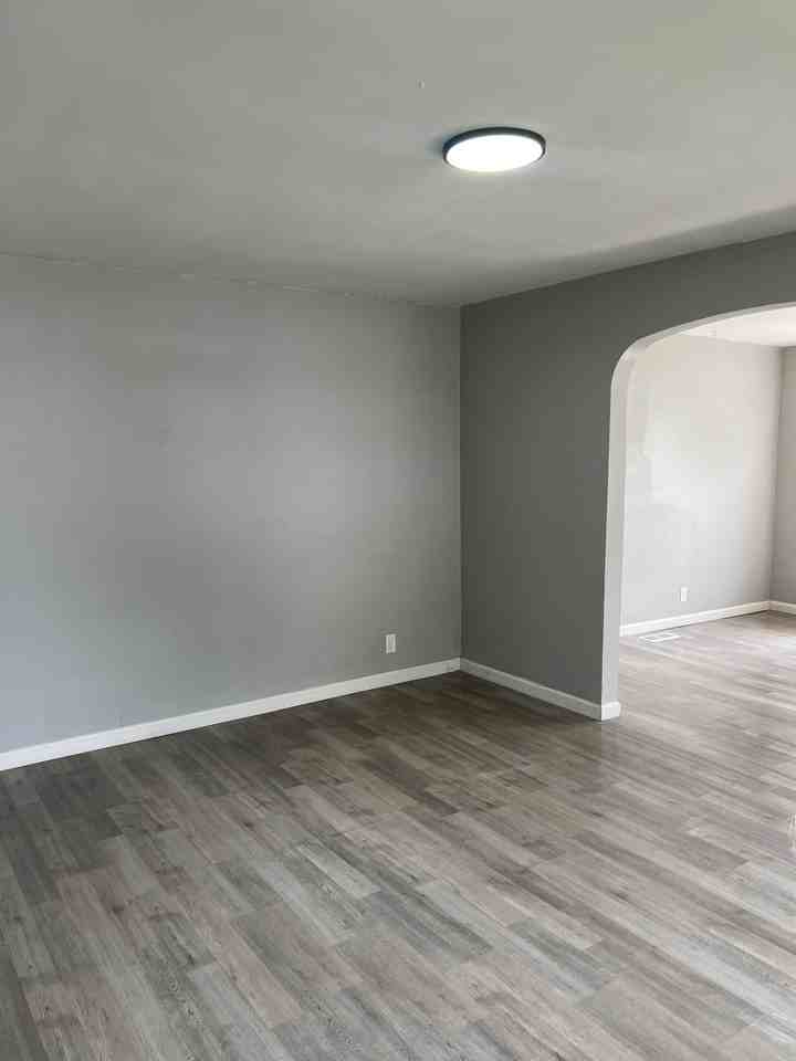 4143 E 111th St #1 - Photo 7 of 35