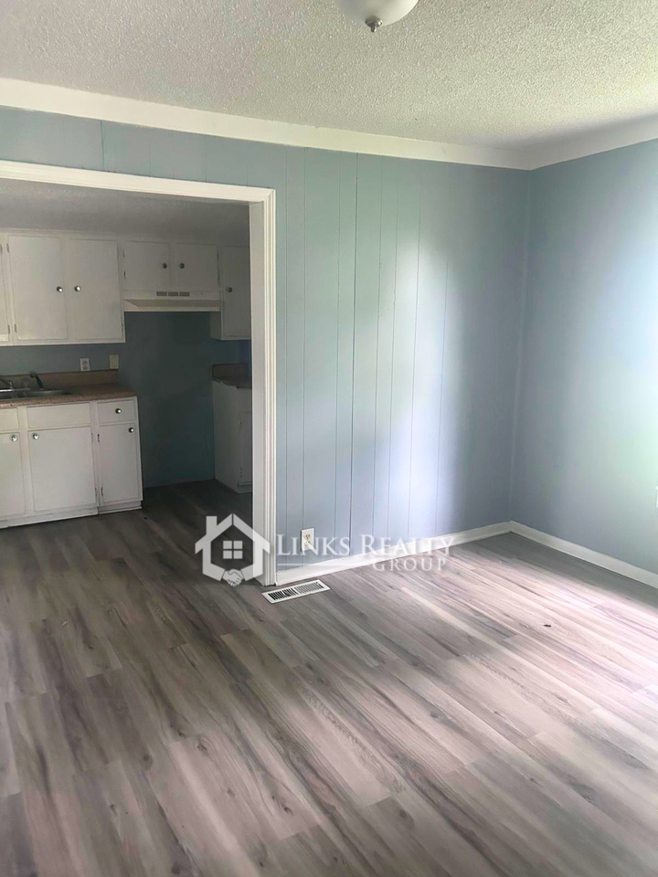 614 Goldsboro Ave #1 - Photo 2 of 5