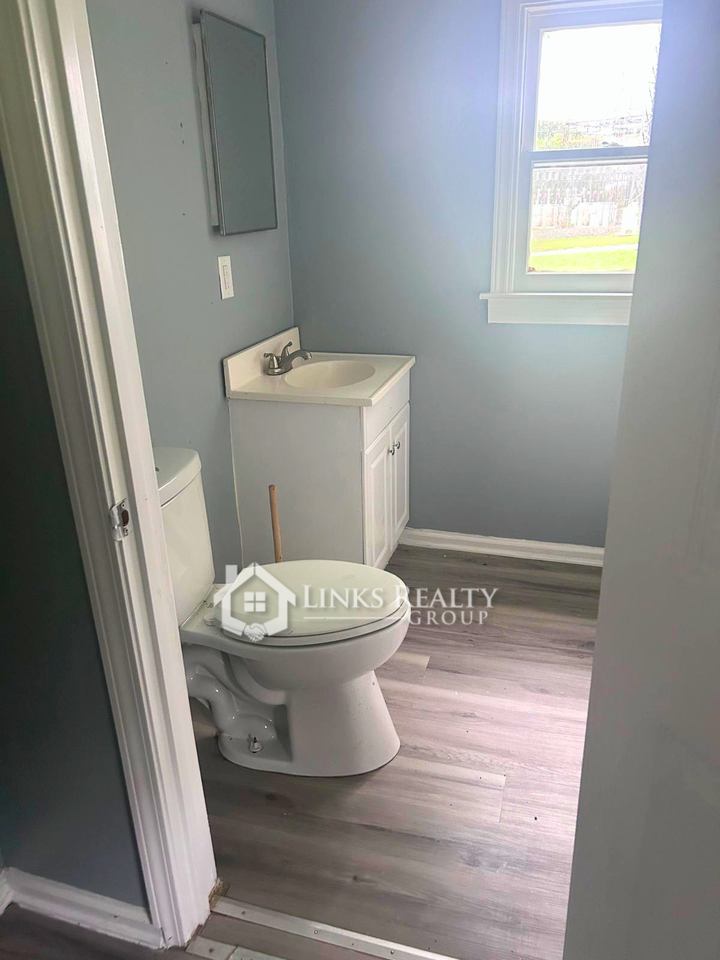 614 Goldsboro Ave #1 - Photo 4 of 5
