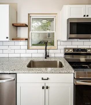2712 Memorial Ave #1 - Photo 2 of 22