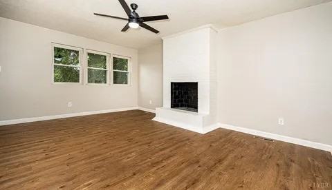 2712 Memorial Ave #1 - Photo 7 of 22