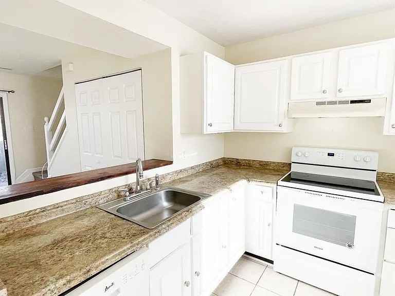 1444 Tenbury Dr #1 - Photo 4 of 13
