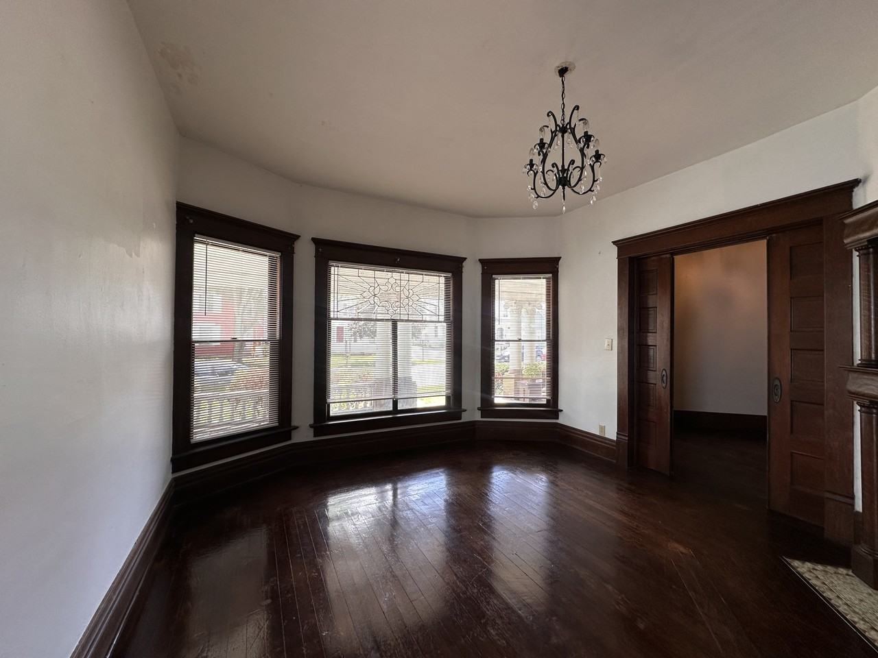 815 N Columbus St #815 - Photo 3 of 16