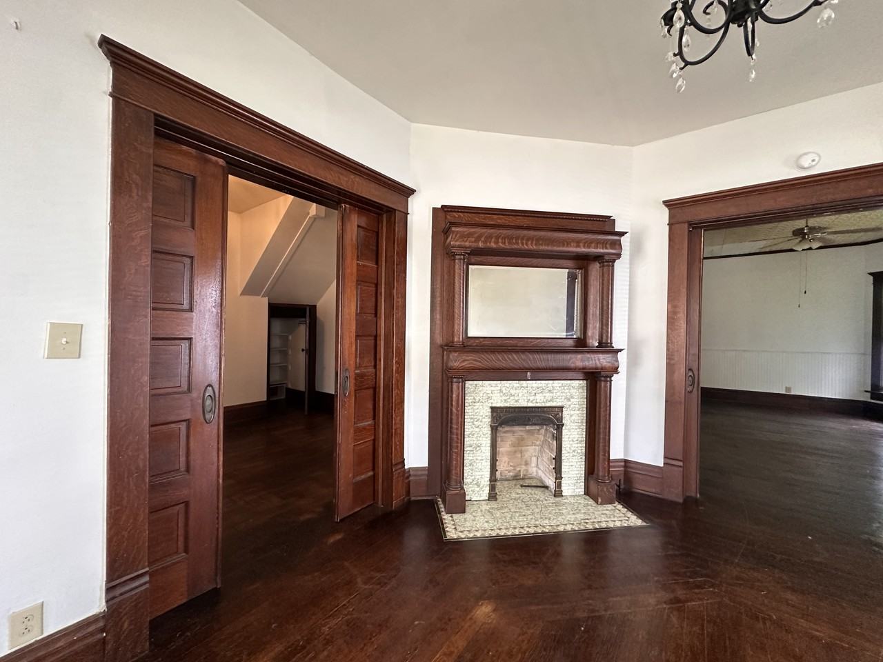 815 N Columbus St #815 - Photo 4 of 16