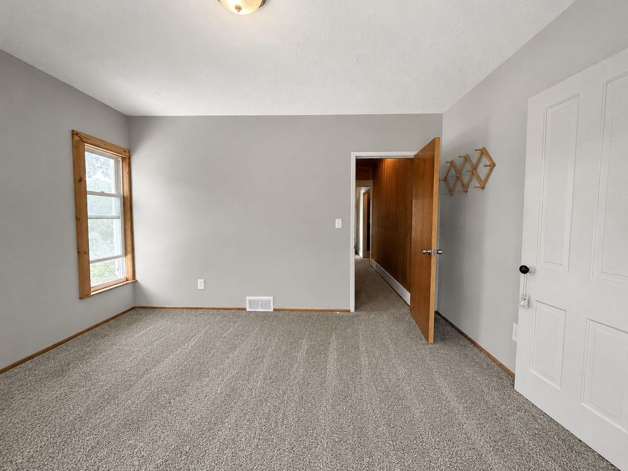 543 Erin St - Photo 5 of 27