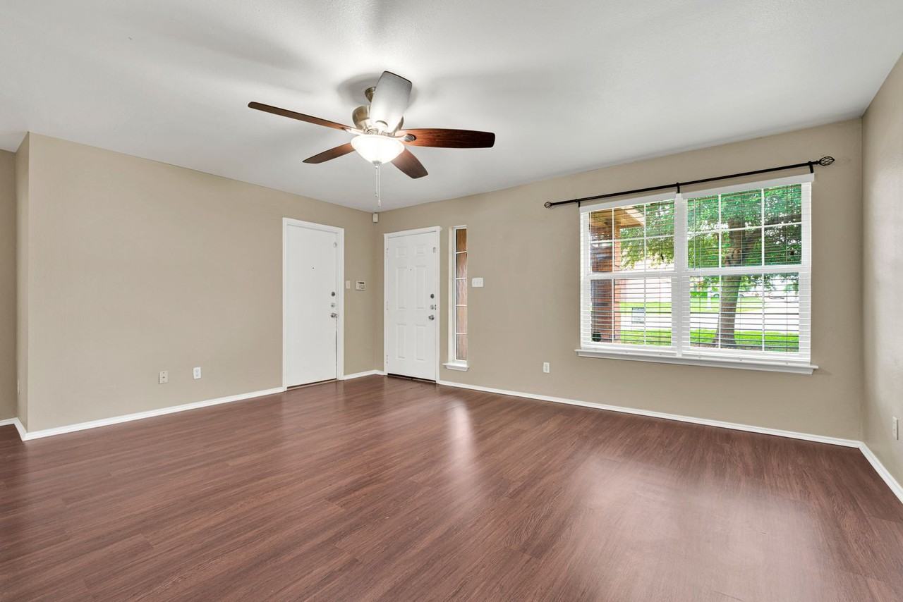 8711 Shaenwest - Photo 2 of 16