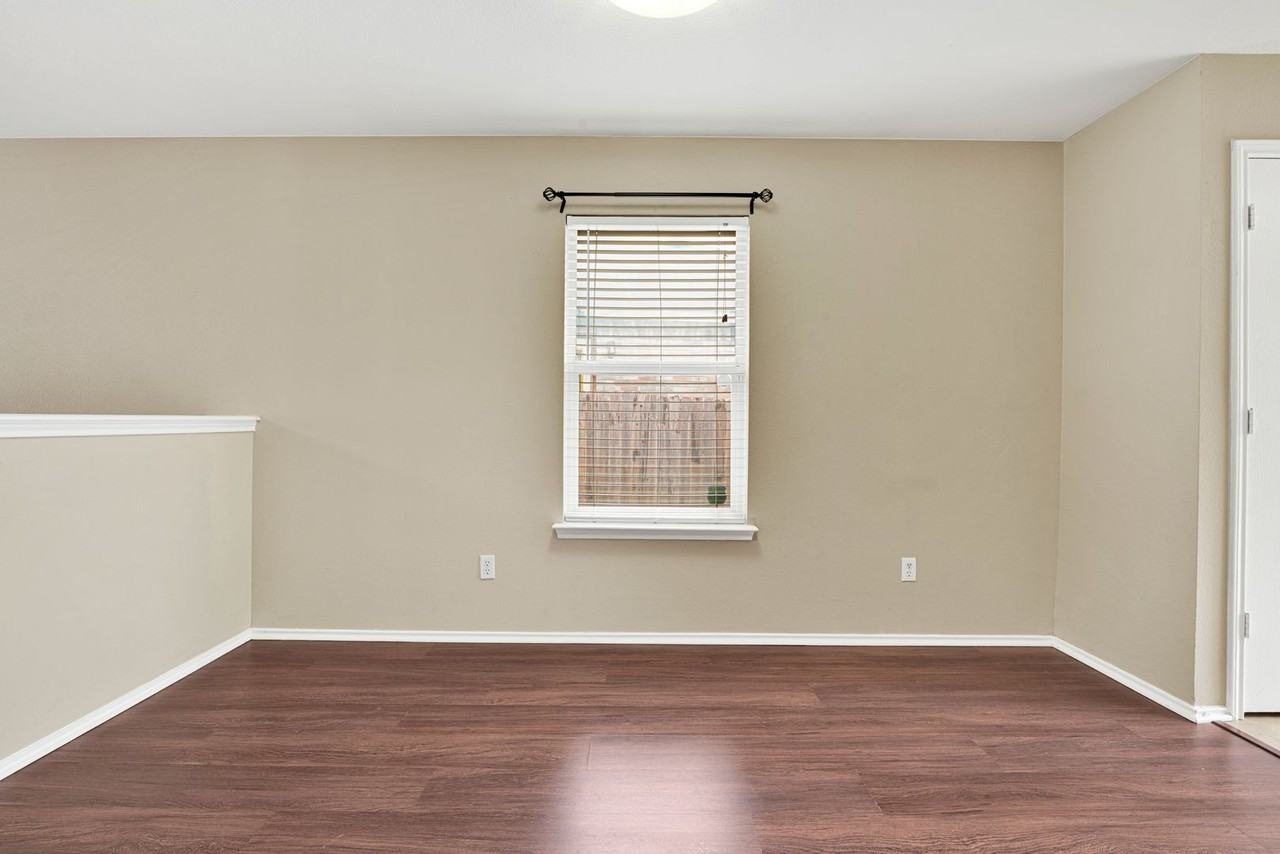 8711 Shaenwest - Photo 4 of 16