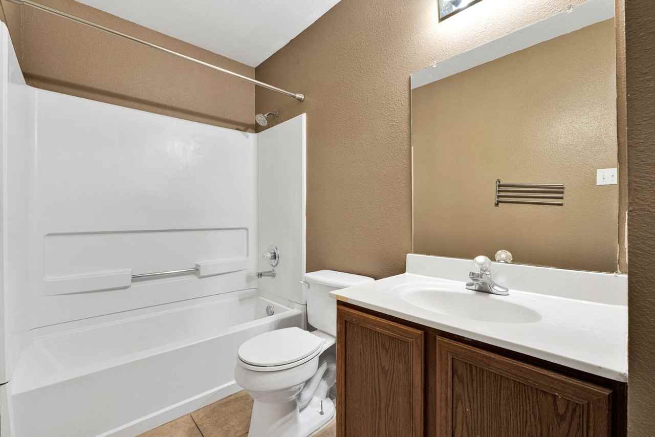 8711 Shaenwest - Photo 7 of 16