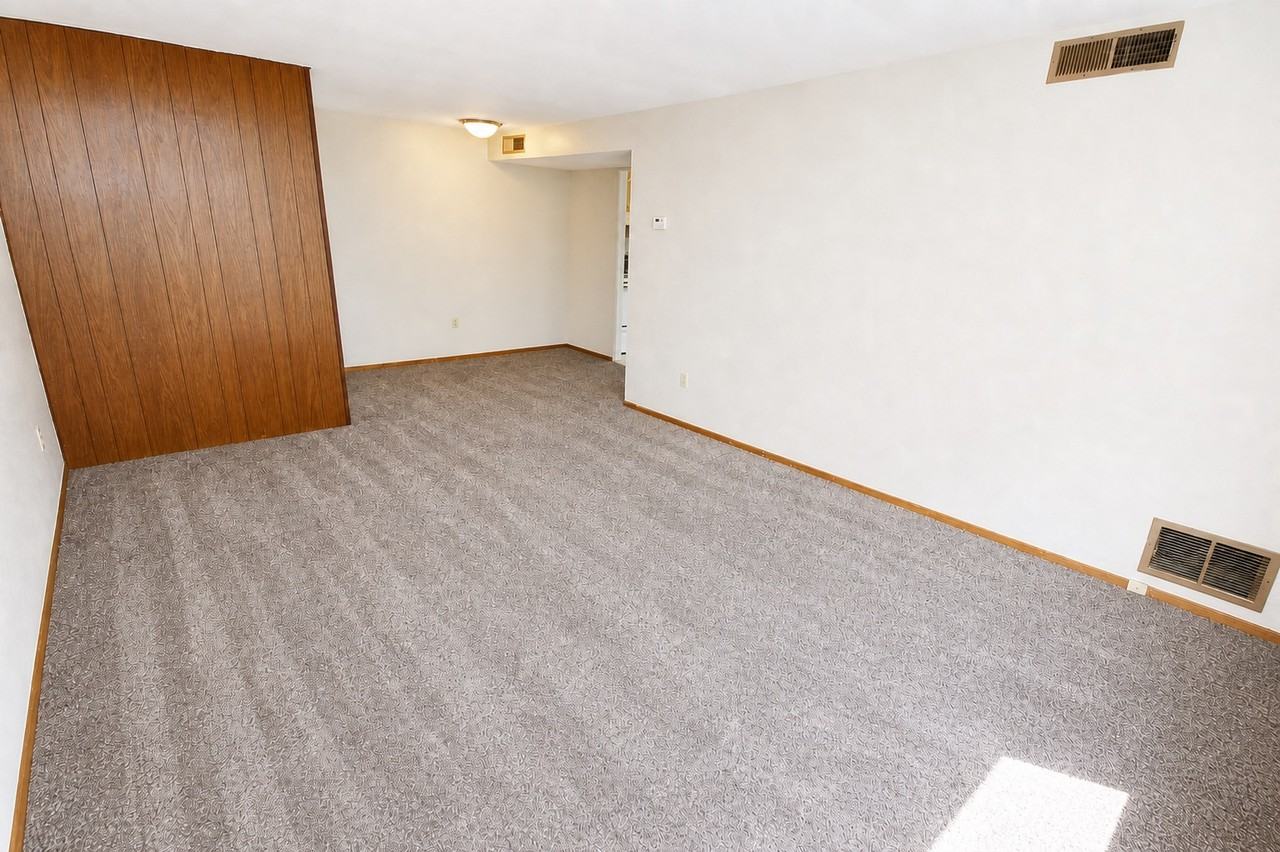 5527 ELLSWORTH AVENUEAPT 306 #306 - Photo 3 of 8
